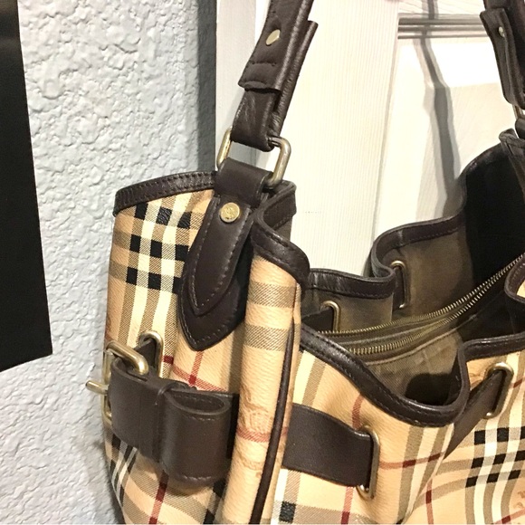 Burberry Bags - Picture 5 of 16